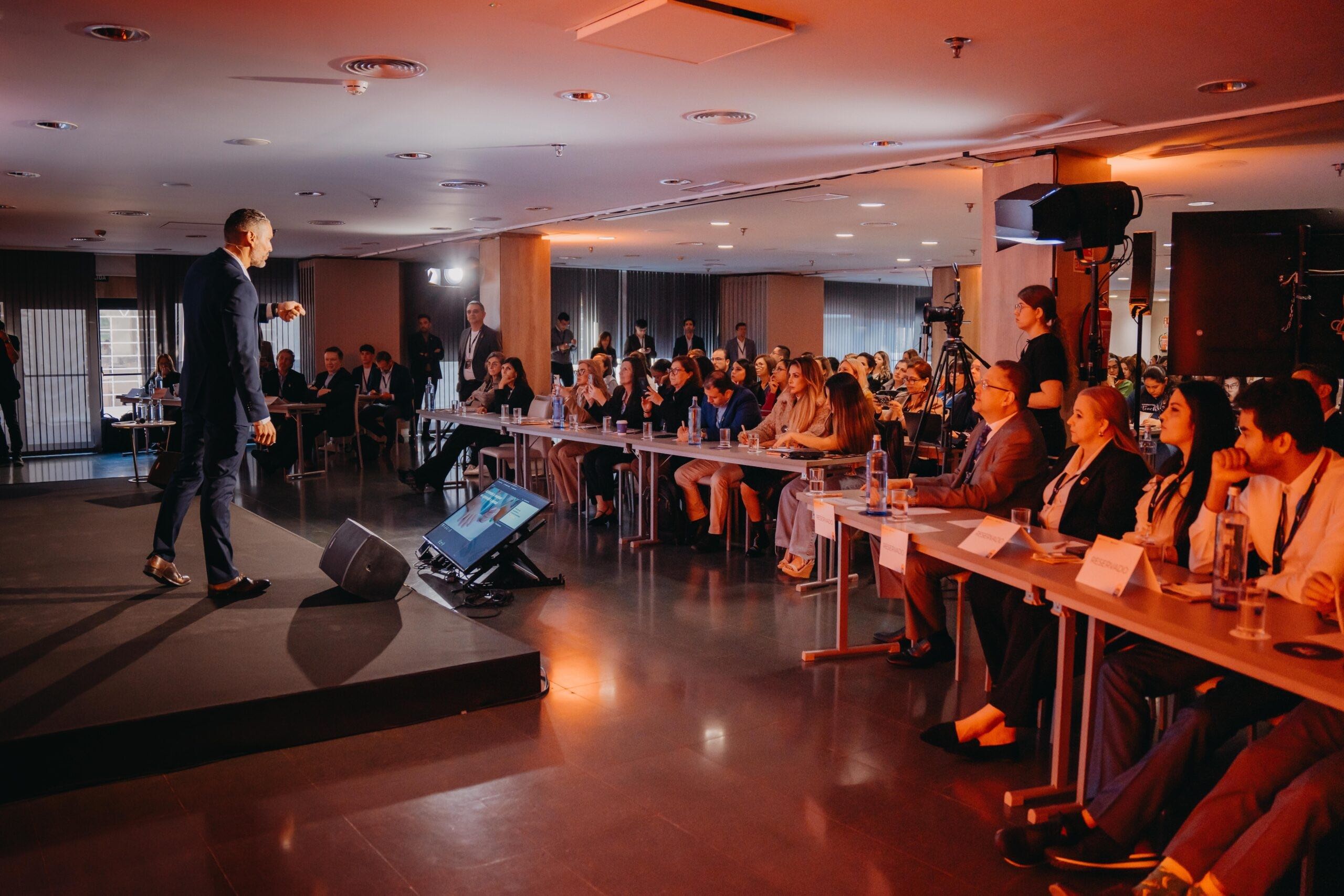 FFE9F1AB-FA08-4EA5-ACC5-9BC8FD886B40